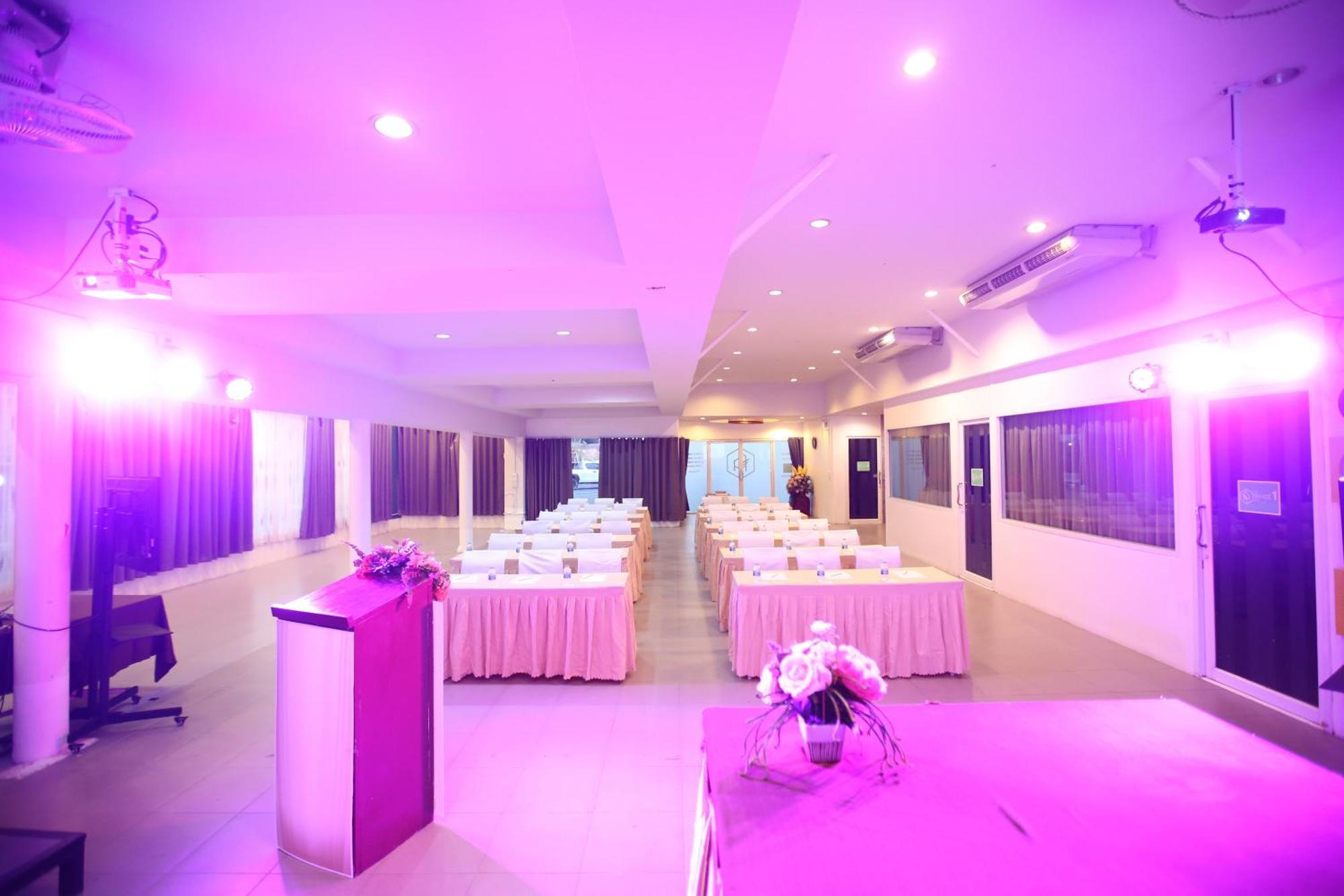 A-Te Chumphon Hotel - Sha Plus Exteriör bild