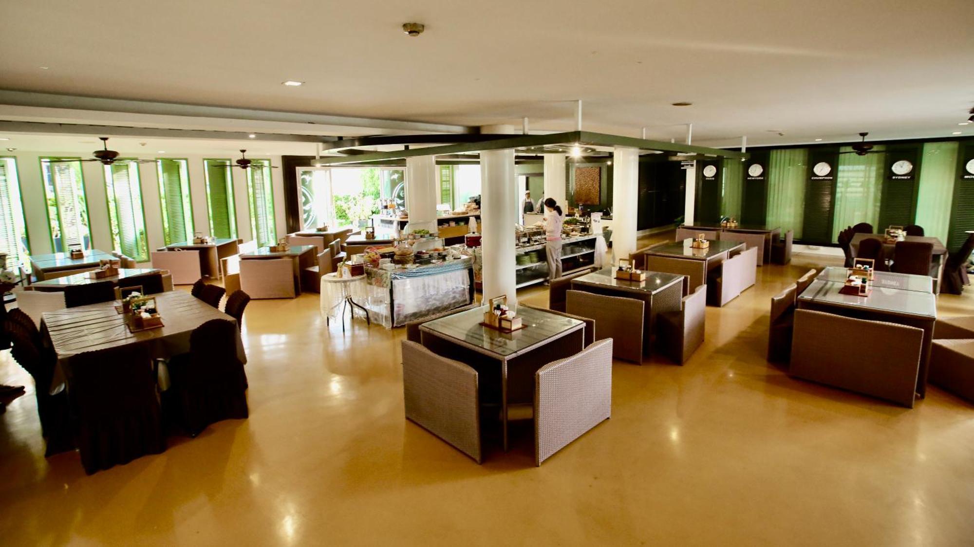 A-Te Chumphon Hotel - Sha Plus Exteriör bild