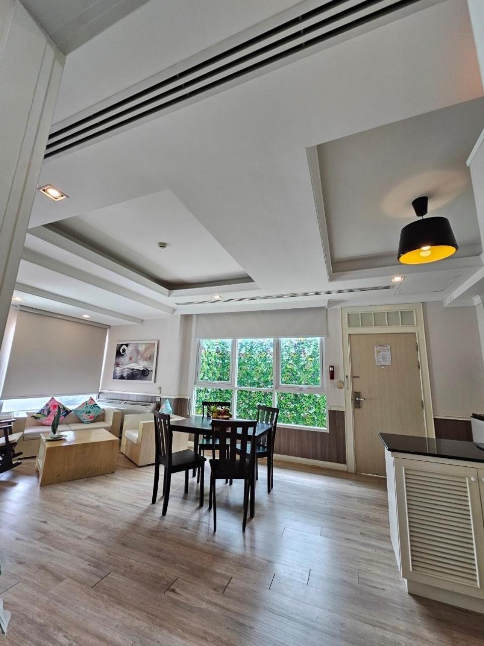 A-Te Chumphon Hotel - Sha Plus Exteriör bild
