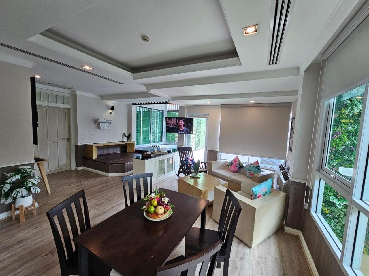 A-Te Chumphon Hotel - Sha Plus Exteriör bild