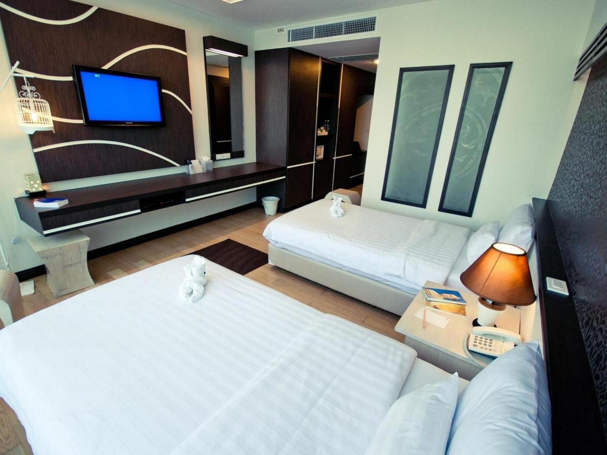 A-Te Chumphon Hotel - Sha Plus Exteriör bild